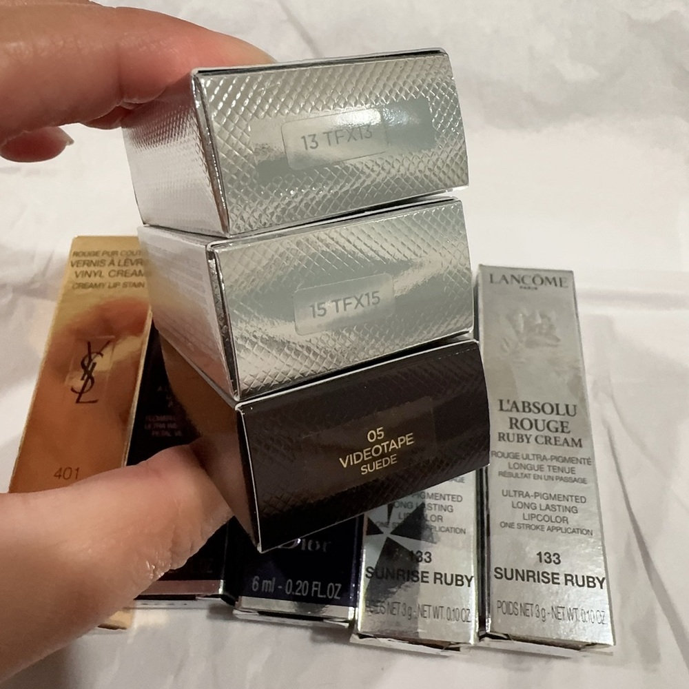 Makeup Set - Picture 2 of 2